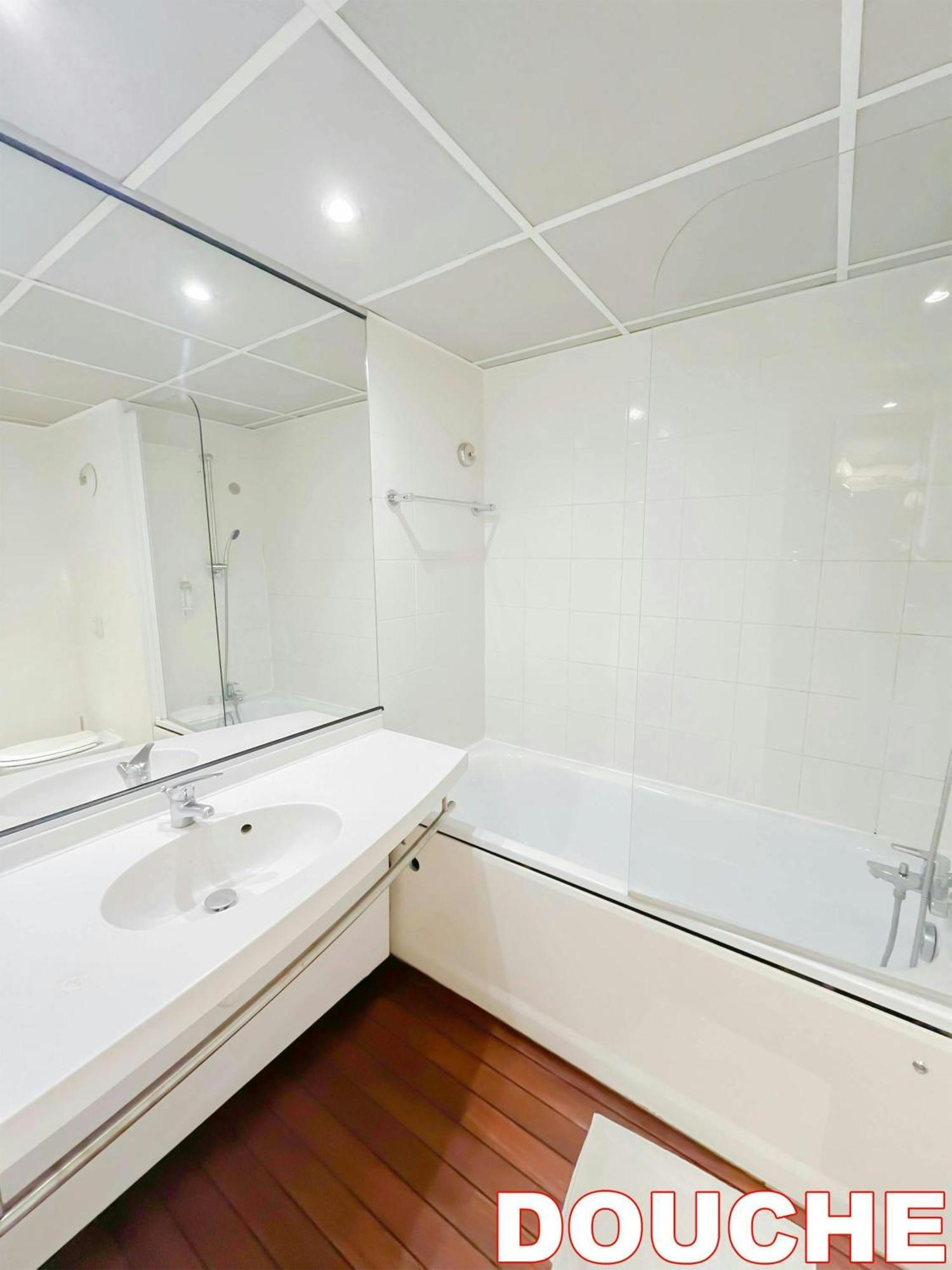 5 Minutes Du Zenith - Studio Chic Pantin Bagian luar foto