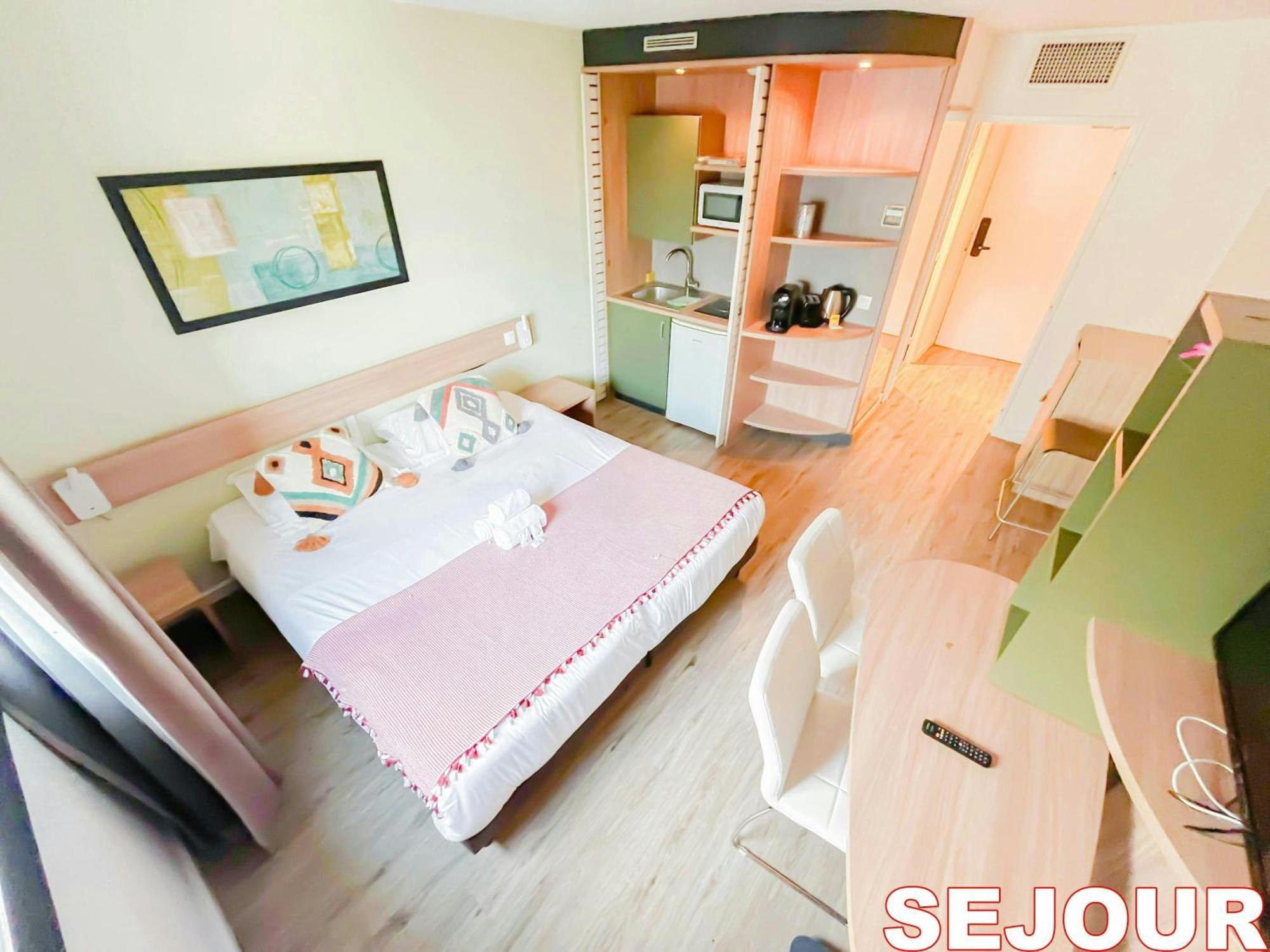 5 Minutes Du Zenith - Studio Chic Pantin Bagian luar foto