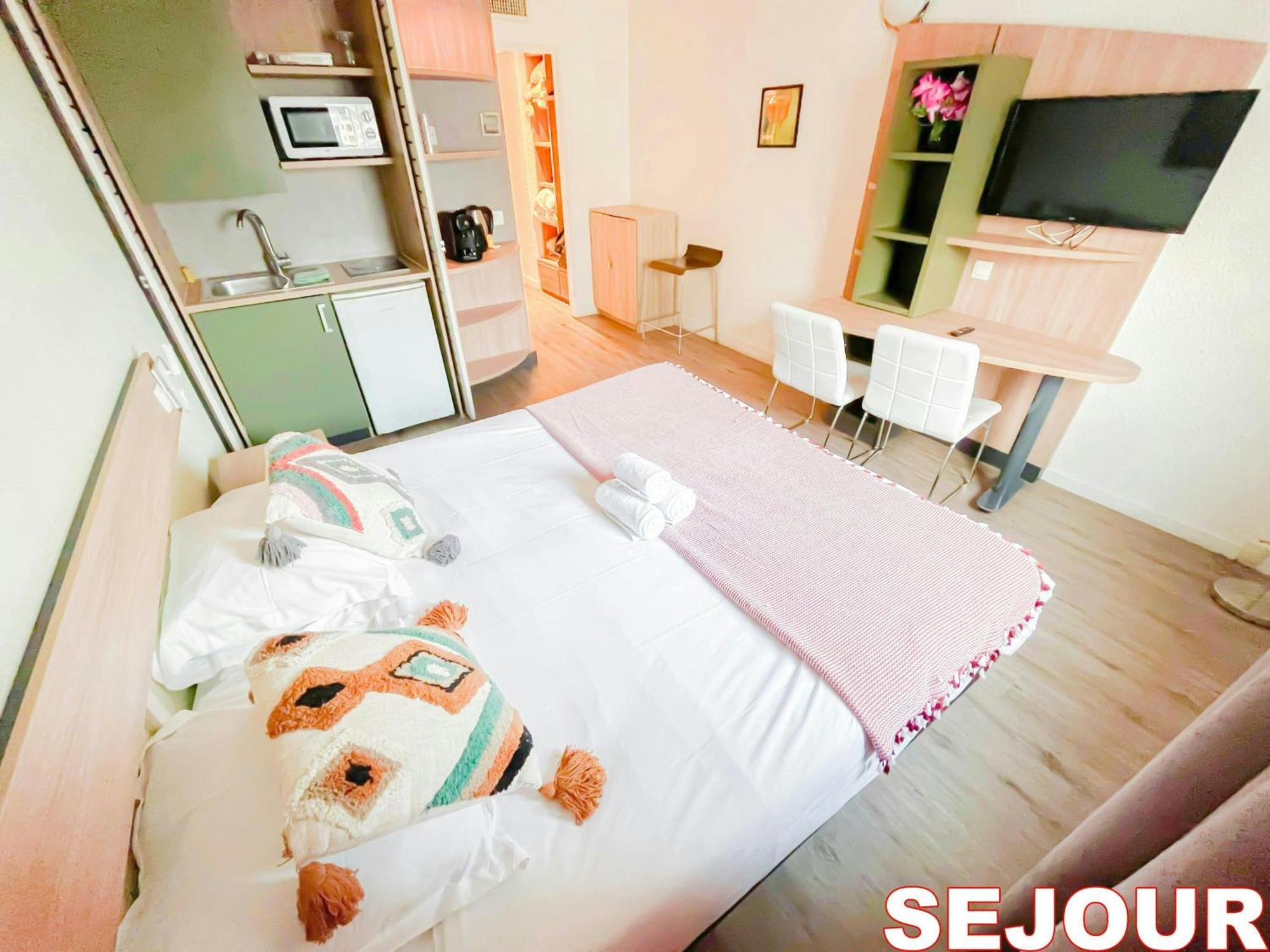 5 Minutes Du Zenith - Studio Chic Pantin Bagian luar foto